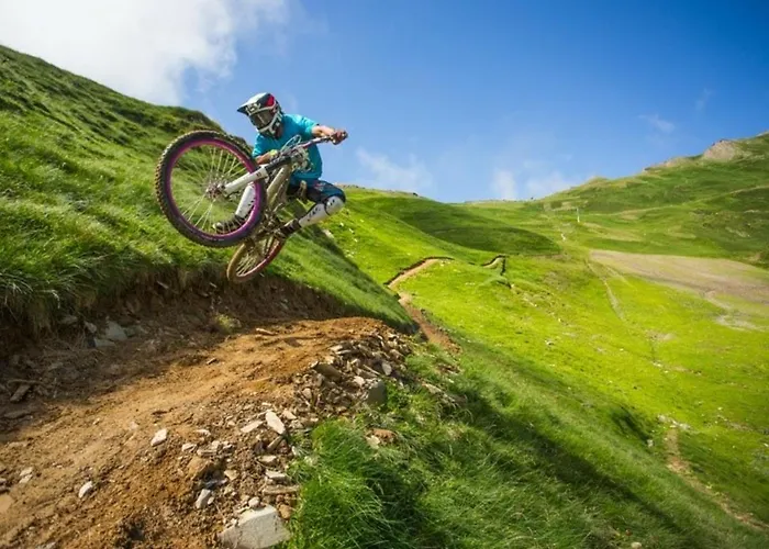 2 Chambres, 6 Pers, Terrasse, Balcon, Parking, Wifi, Pres Et Commerces - Fr-1-401-52 Apartament