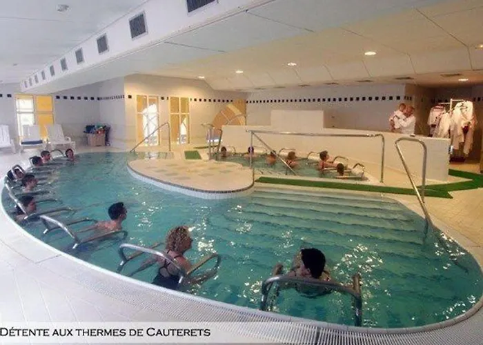 2 Chambres, 6 Pers, Terrasse, Balcon, Parking, Wifi, Pres Et Commerces - Fr-1-401-52